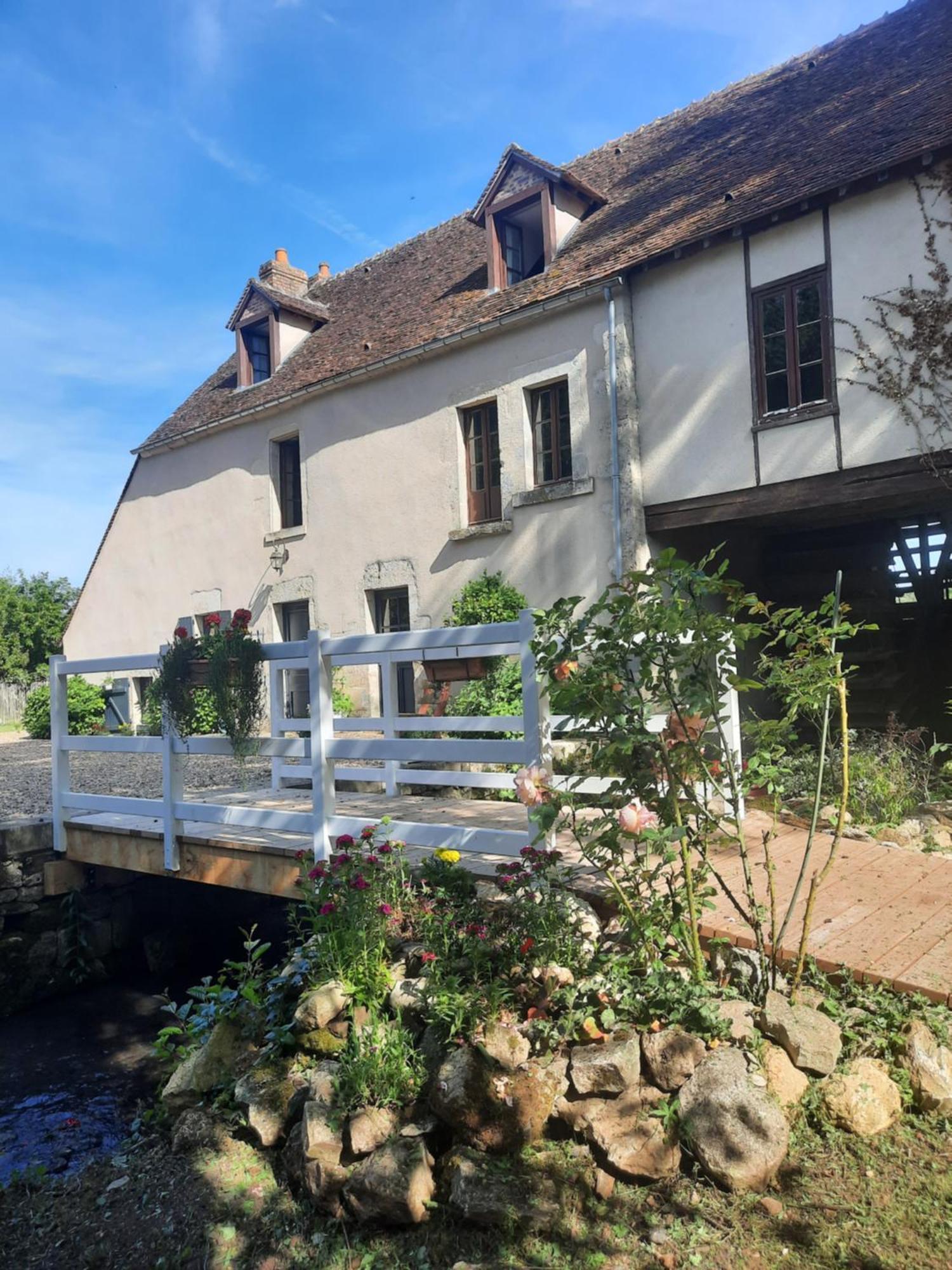 Où Séjourner en Bourgogne-Franche-Comté : 6 Hôtels au Personnel Très Bien Noté