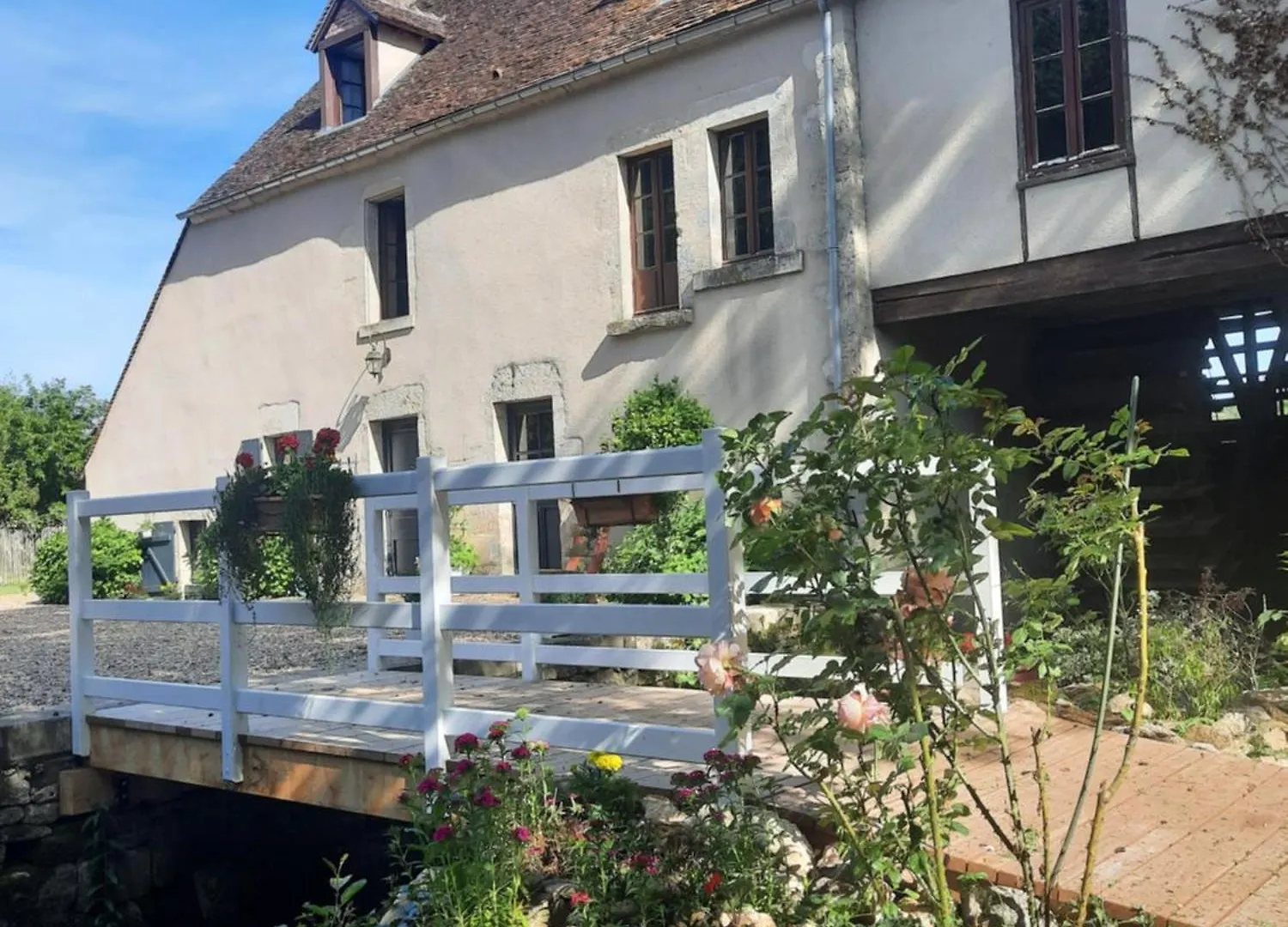 Où Séjourner en Bourgogne-Franche-Comté : 6 Hôtels au Personnel Très Bien Noté